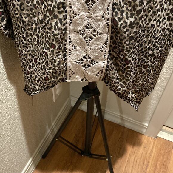 Democracy Women’s Animal Print & Lace Tunic Top EUC Sz 1X Flow Hippie Polyester - Picture 5 of 12